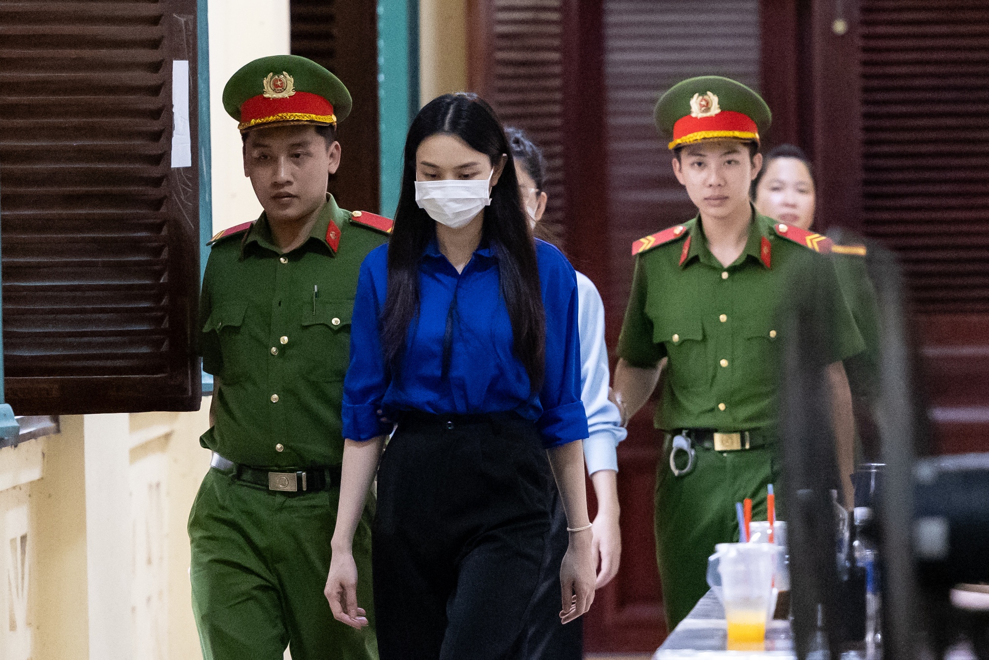 Lời nói sau cùng của Thuỳ Tiên: "Bị cáo làm từ thiện là để giúp đỡ mọi người chứ không phải đỡ cho những cái sai của mình"- Ảnh 2. Lời nói sau cùng của Thuỳ Tiên: "Bị cáo làm từ thiện là để giúp đỡ mọi người chứ không phải đỡ cho những cái sai của mình"- Ảnh 2.