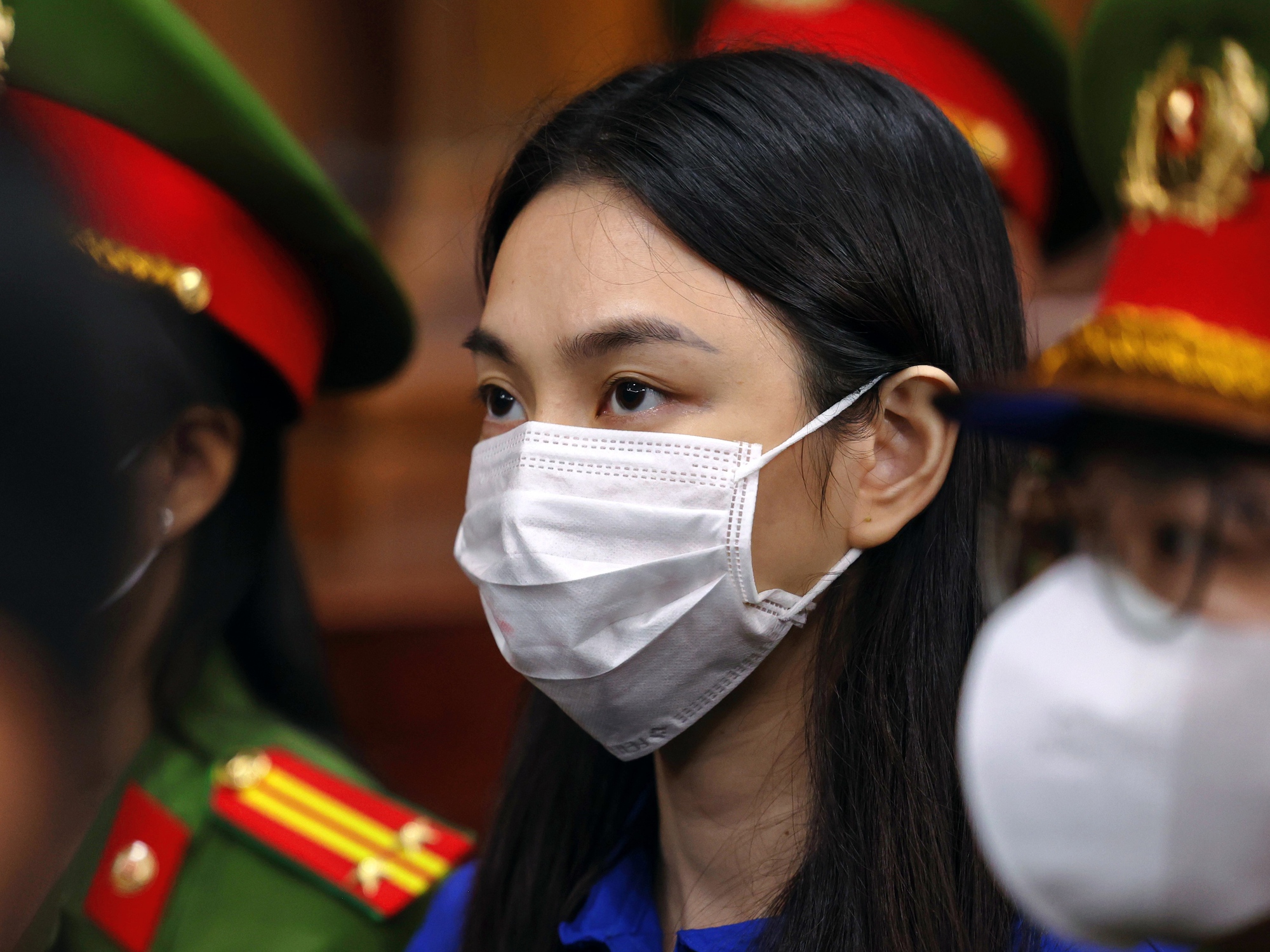 Nguyễn Thúc Thùy Tiên đồng ý để 2 luật sư bào chữa- Ảnh 1. Nguyễn Thúc Thùy Tiên đồng ý để 2 luật sư bào chữa- Ảnh 1.