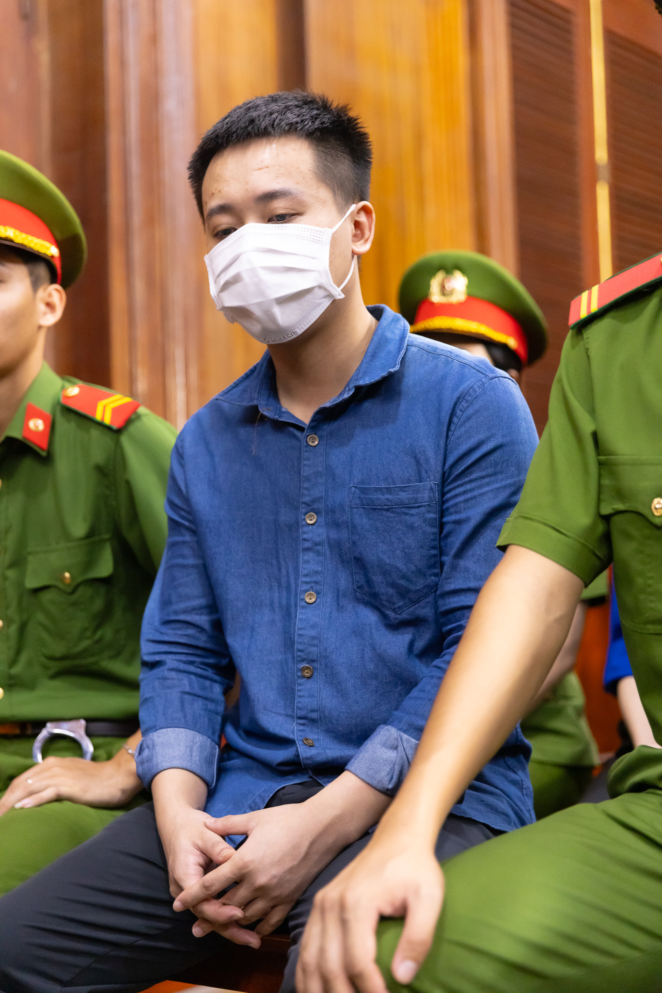 CLIP: Quang Linh Vlogs xin lỗi người đ&atilde; y&ecirc;u thương, nhắc đến bố mẹ trong lời n&oacute;i sau c&ugrave;ng- Ảnh 1.