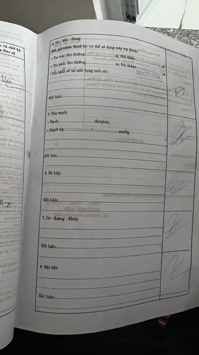 Vụ "Khám bệnh siêu tốc, chữa bệnh thần tốc": Đã rõ vi phạm, xử phạt mạnh tay phòng khám- Ảnh 4. Vụ "Khám bệnh siêu tốc, chữa bệnh thần tốc": Đã rõ vi phạm, xử phạt mạnh tay phòng khám- Ảnh 4.