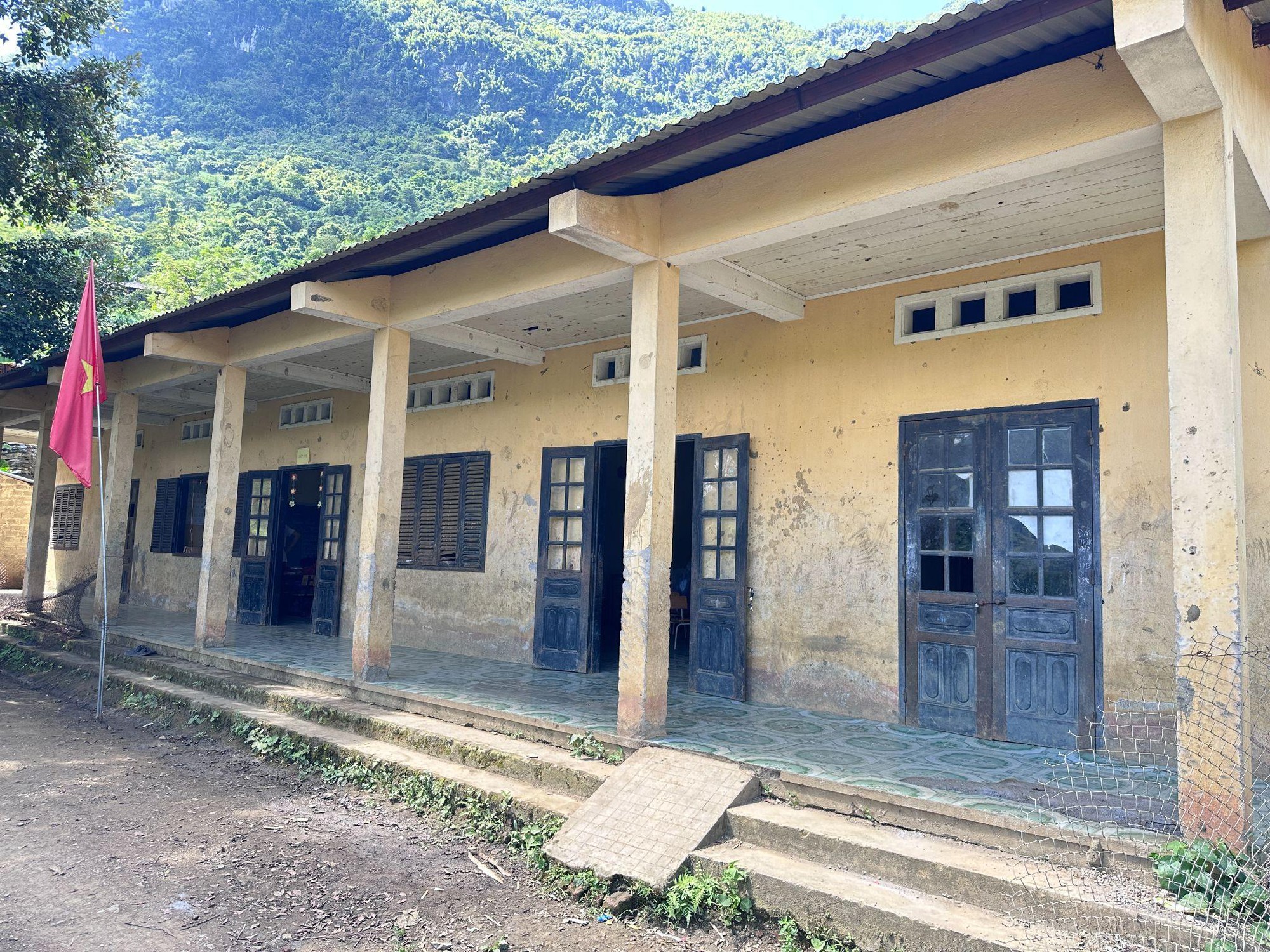 UNIQLO cam kết đóng góp doanh thu BST đặc biệt để xây 2 trường mới nhân Tuần Lễ Cảm Ơn- Ảnh 4. UNIQLO cam kết đóng góp doanh thu BST đặc biệt để xây 2 trường mới nhân Tuần Lễ Cảm Ơn- Ảnh 4.