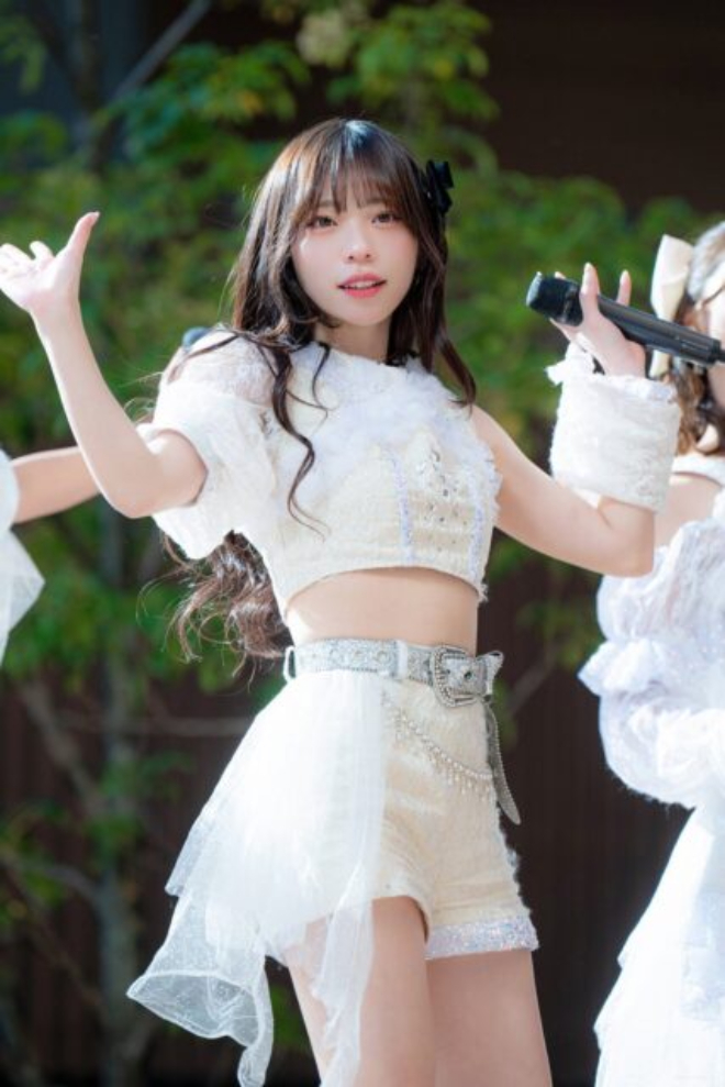 Nữ ca sĩ đình đám bị quay lén ngay giữa sự kiện, kẻ biến thái thú nhận hành vi nhưng hình phạt lại quá nhẹ- Ảnh 2.