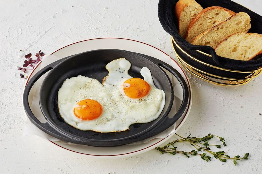 Đừng dùng chảo rán trứng nữa vì phương pháp này dễ hơn rất nhiều mà sản phẩm thì y chang- Ảnh 2.