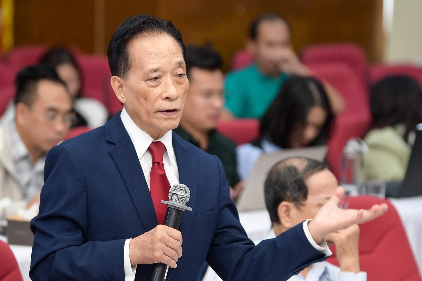 TS. Nguyễn Trí Hiếu: “Việc trữ vàng vật chất tại nhà là một sự lãng phí lớn đối với nền kinh tế”- Ảnh 1.