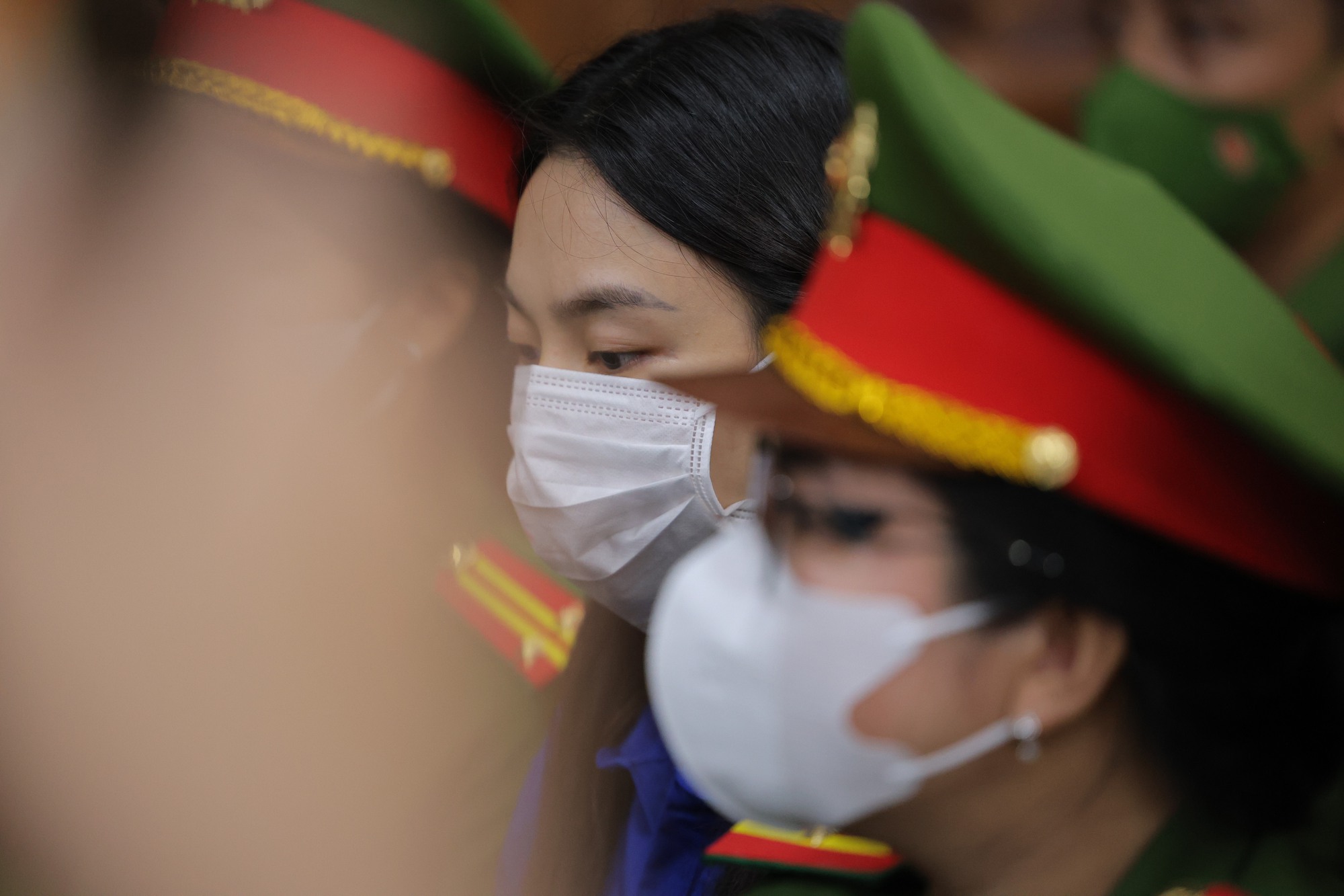 Tổng gi&aacute;m đốc C&ocirc;ng ty Sen V&agrave;ng v&agrave; 27 người kh&aacute;c vắng mặt trong phi&ecirc;n xử hoa hậu Nguyễn Th&uacute;c Thuỳ Ti&ecirc;n- Ảnh 1.