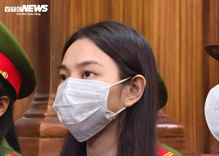 Tổng Giám đốc Công ty Sen Vàng vắng mặt trong phiên xét xử Hoa hậu Thùy Tiên- Ảnh 1.