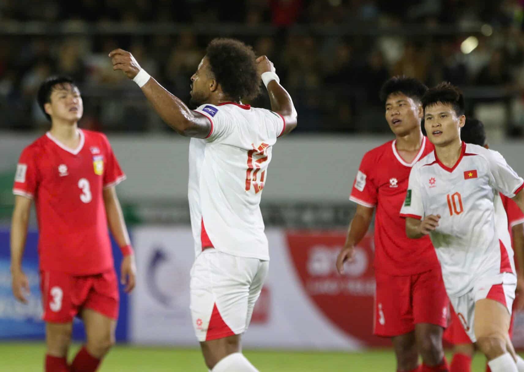 "Xuân Son quá khỏe, quá khác biệt, tuyển Lào đã phải cố hết sức để ngăn chặn"- Ảnh 1.