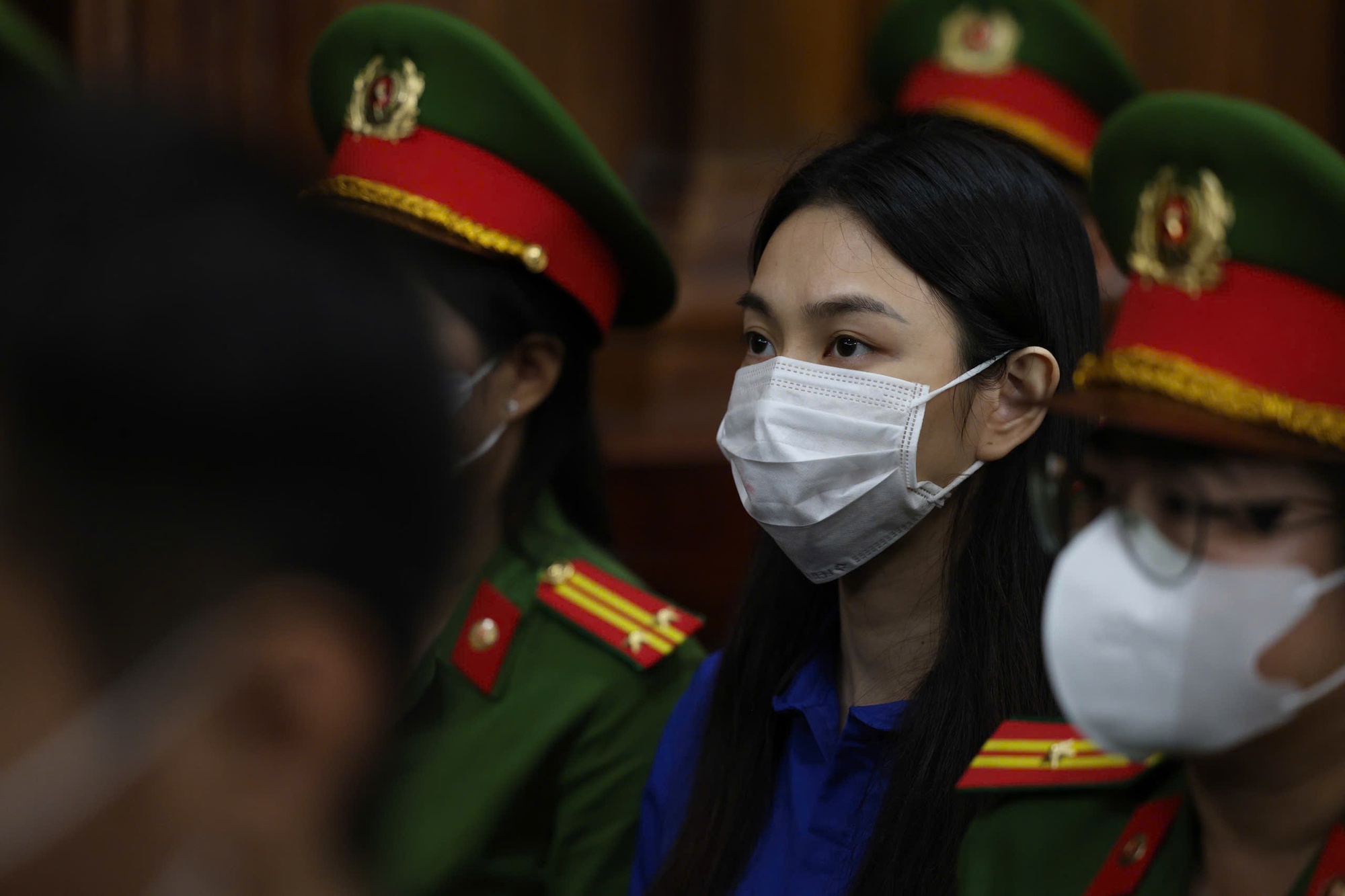 Hình ảnh phiên tòa xét xử bị cáo Nguyễn Thúc Thùy Tiên- Ảnh 5. Hình ảnh phiên tòa xét xử bị cáo Nguyễn Thúc Thùy Tiên- Ảnh 5.