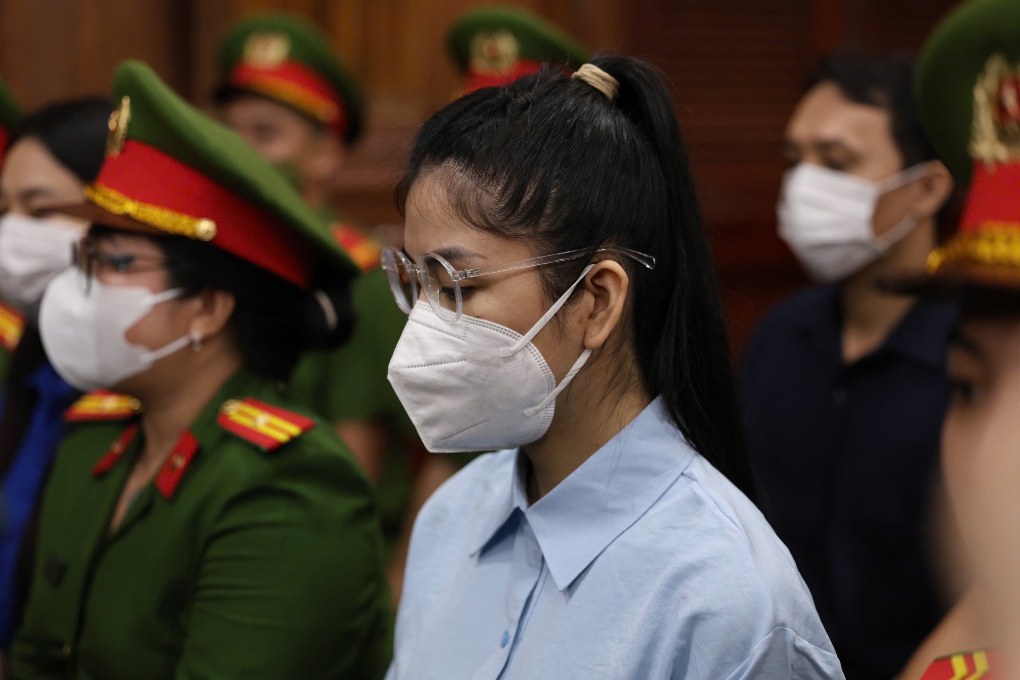 Hình ảnh phiên tòa xét xử bị cáo Nguyễn Thúc Thùy Tiên- Ảnh 8. Hình ảnh phiên tòa xét xử bị cáo Nguyễn Thúc Thùy Tiên- Ảnh 8.