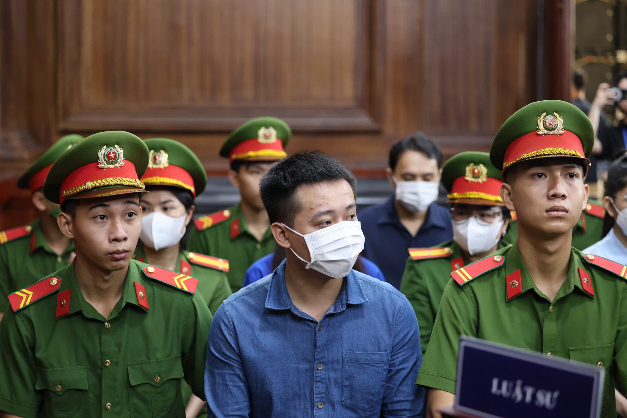 Hình ảnh phiên tòa xét xử bị cáo Nguyễn Thúc Thùy Tiên- Ảnh 9. Hình ảnh phiên tòa xét xử bị cáo Nguyễn Thúc Thùy Tiên- Ảnh 9.