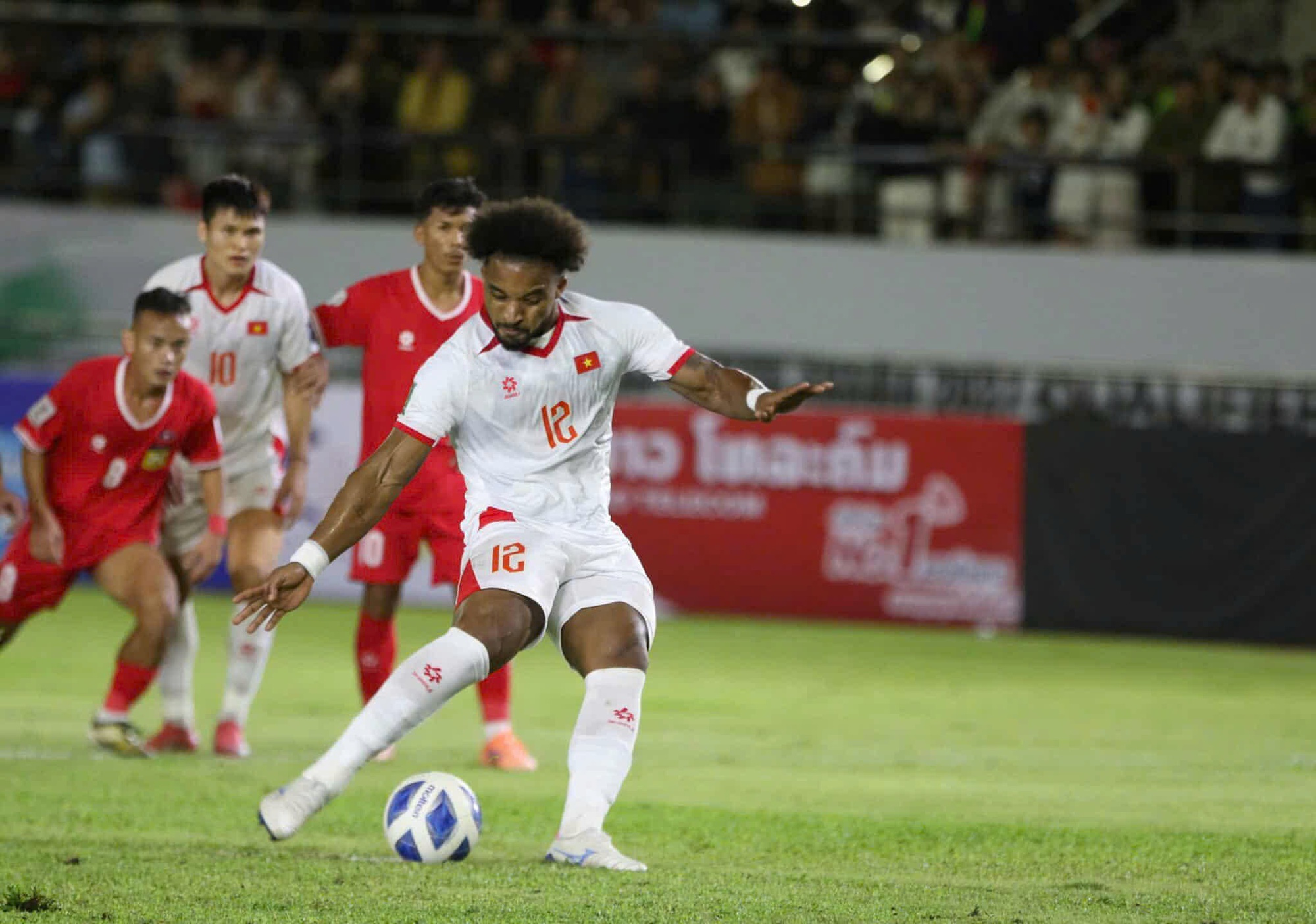 Tuyển Việt Nam nhận tin vui từ FIFA sau màn tỏa sáng của Nguyễn Xuân Son- Ảnh 1. Tuyển Việt Nam nhận tin vui từ FIFA sau màn tỏa sáng của Nguyễn Xuân Son- Ảnh 1.