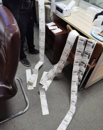 Cặp vợ chồng bán nước hoa giả, thu lợi 19 tỷ đồng bị bắt- Ảnh 1. Cặp vợ chồng bán nước hoa giả, thu lợi 19 tỷ đồng bị bắt- Ảnh 1.