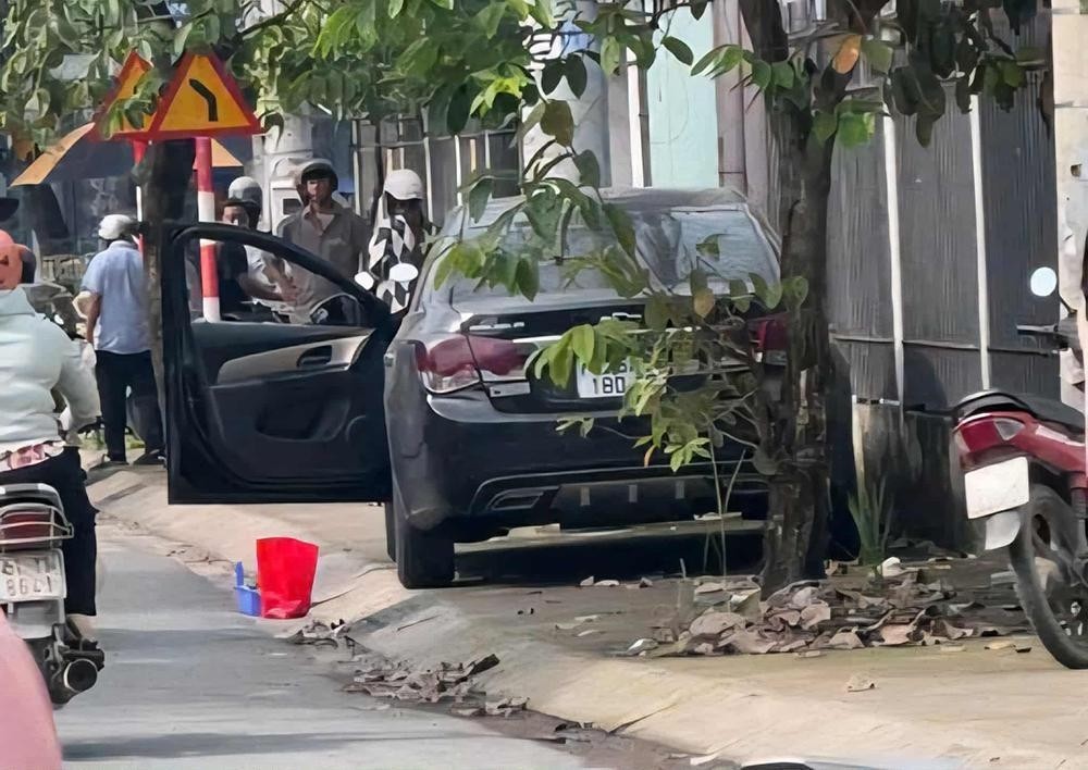 Vụ thi thể cô gái trong cốp ô tô: Đêm con gái mất tích, cha mẹ 2 lần tiếp cận chiếc xe đỗ trên vỉa hè- Ảnh 1. Vụ thi thể cô gái trong cốp ô tô: Đêm con gái mất tích, cha mẹ 2 lần tiếp cận chiếc xe đỗ trên vỉa hè- Ảnh 1.