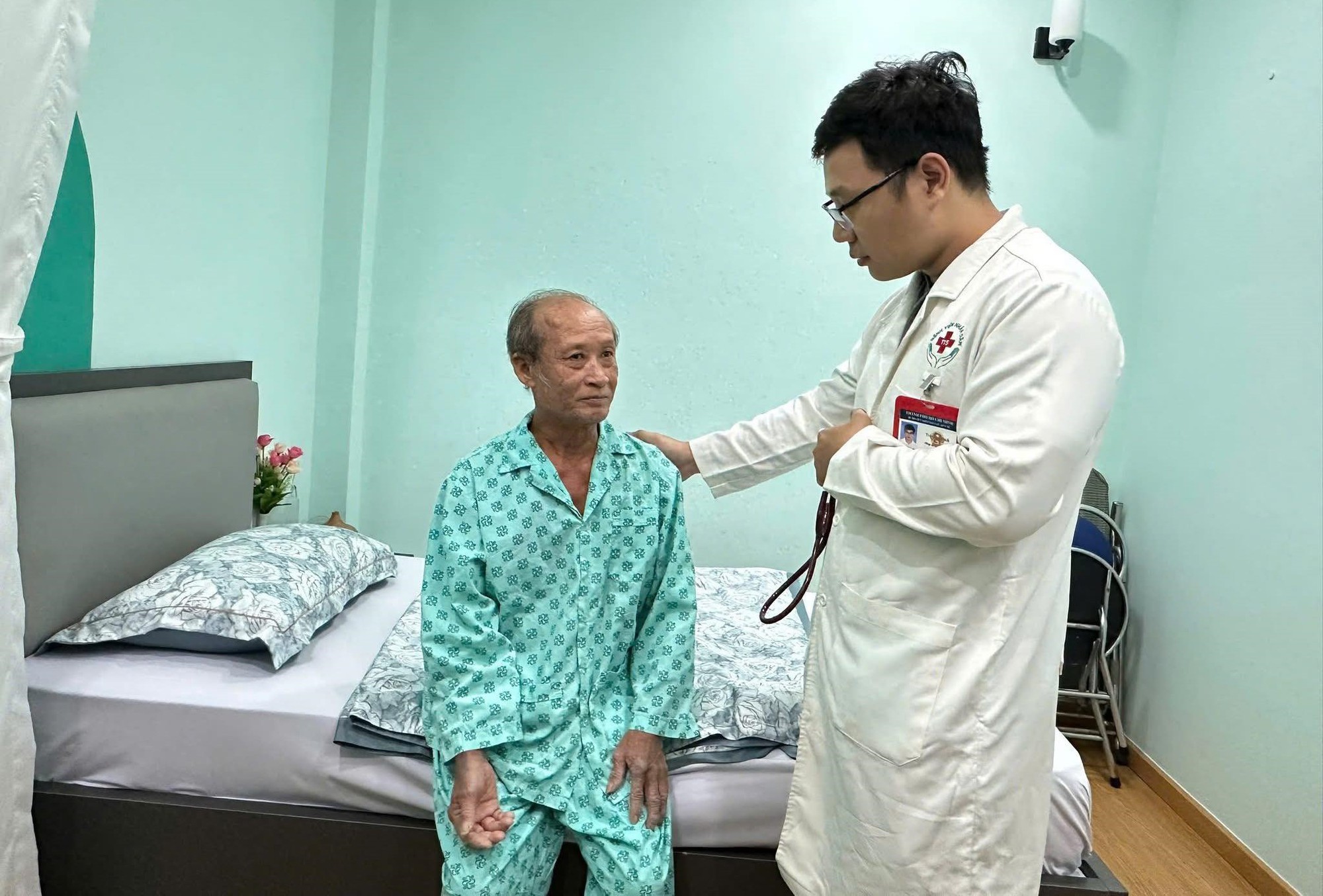 Nghỉ dưỡng sức sau ốm đau, người lao động được hưởng hơn 700.000 đồng/ngày- Ảnh 1.