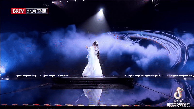 Tìm cả châu Á mới ra tiên nữ giáng trần này: Tinh hoa 4 mùa dồn hết vào người, giọng hát ngọt lịm có thật không vậy?- Ảnh 3.