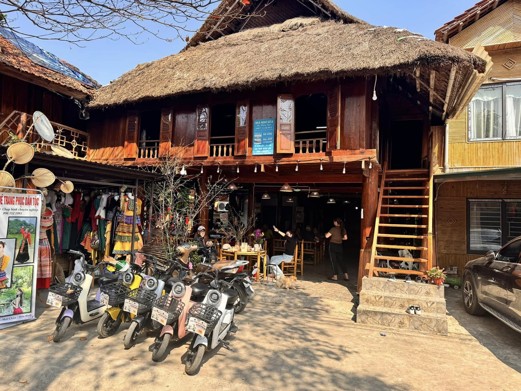 Tổng tài phim giờ vàng: Quá khứ làm bốc vác ở TP.HCM, giờ là chủ homestay, xây biệt thự, cưới hot girl- Ảnh 8. Tổng tài phim giờ vàng: Quá khứ làm bốc vác ở TP.HCM, giờ là chủ homestay, xây biệt thự, cưới hot girl- Ảnh 8.