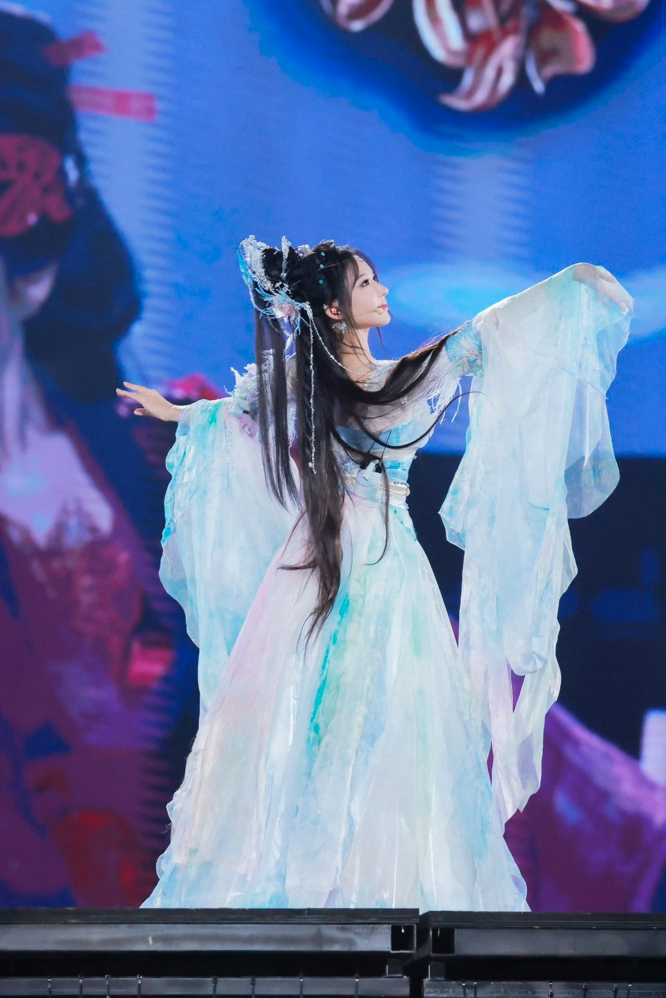 Tìm cả châu Á mới ra tiên nữ giáng trần này: Tinh hoa 4 mùa dồn hết vào người, giọng hát ngọt lịm có thật không vậy?- Ảnh 4.