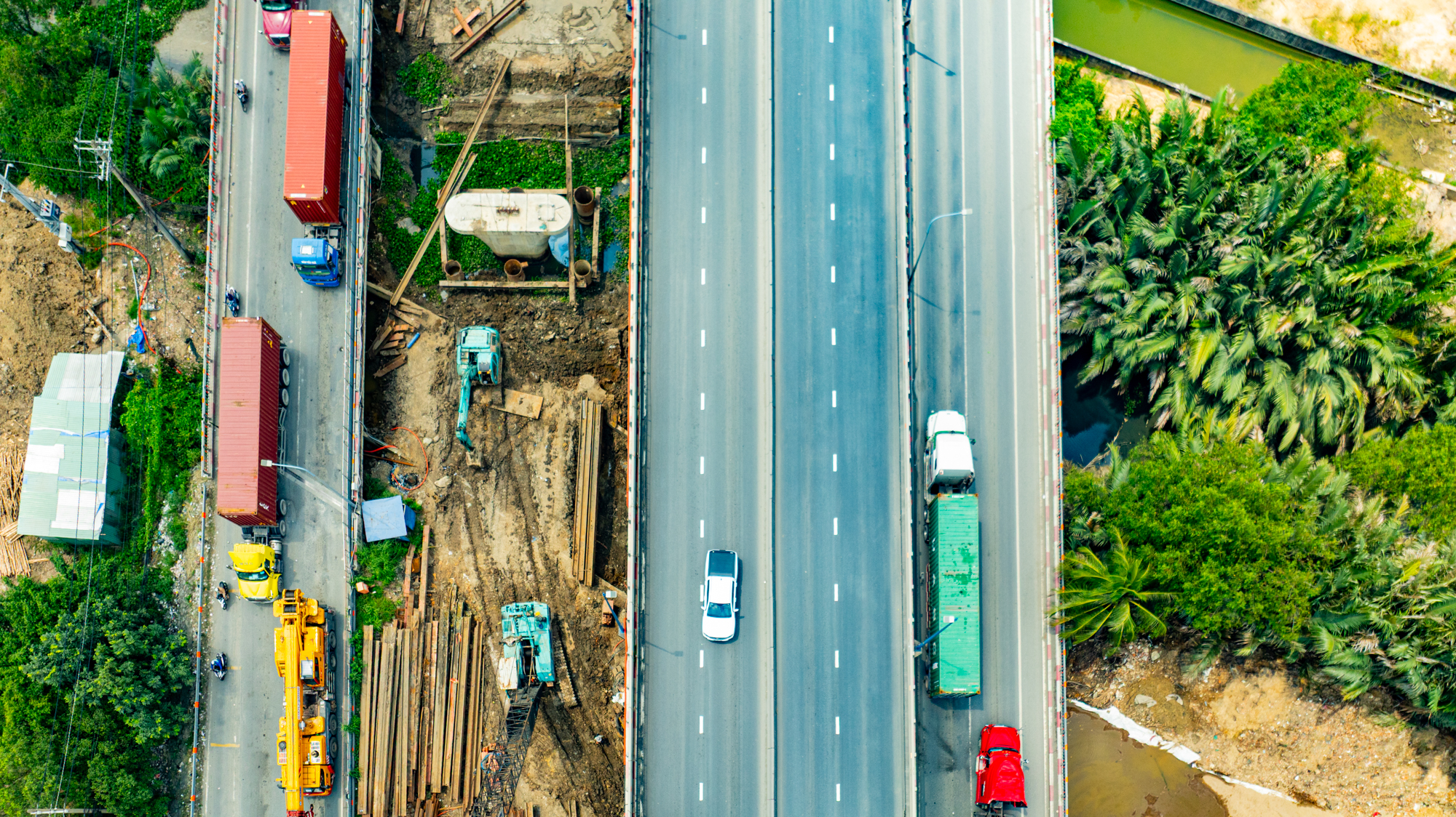 TP.HCM: Đoạn đường dài 8 km nhưng có hơn 10.000 căn hộ chung cư, nối cảng lớn nhất với sân bay rộng nhất Việt Nam- Ảnh 7. TP.HCM: Đoạn đường dài 8 km nhưng có hơn 10.000 căn hộ chung cư, nối cảng lớn nhất với sân bay rộng nhất Việt Nam- Ảnh 7.