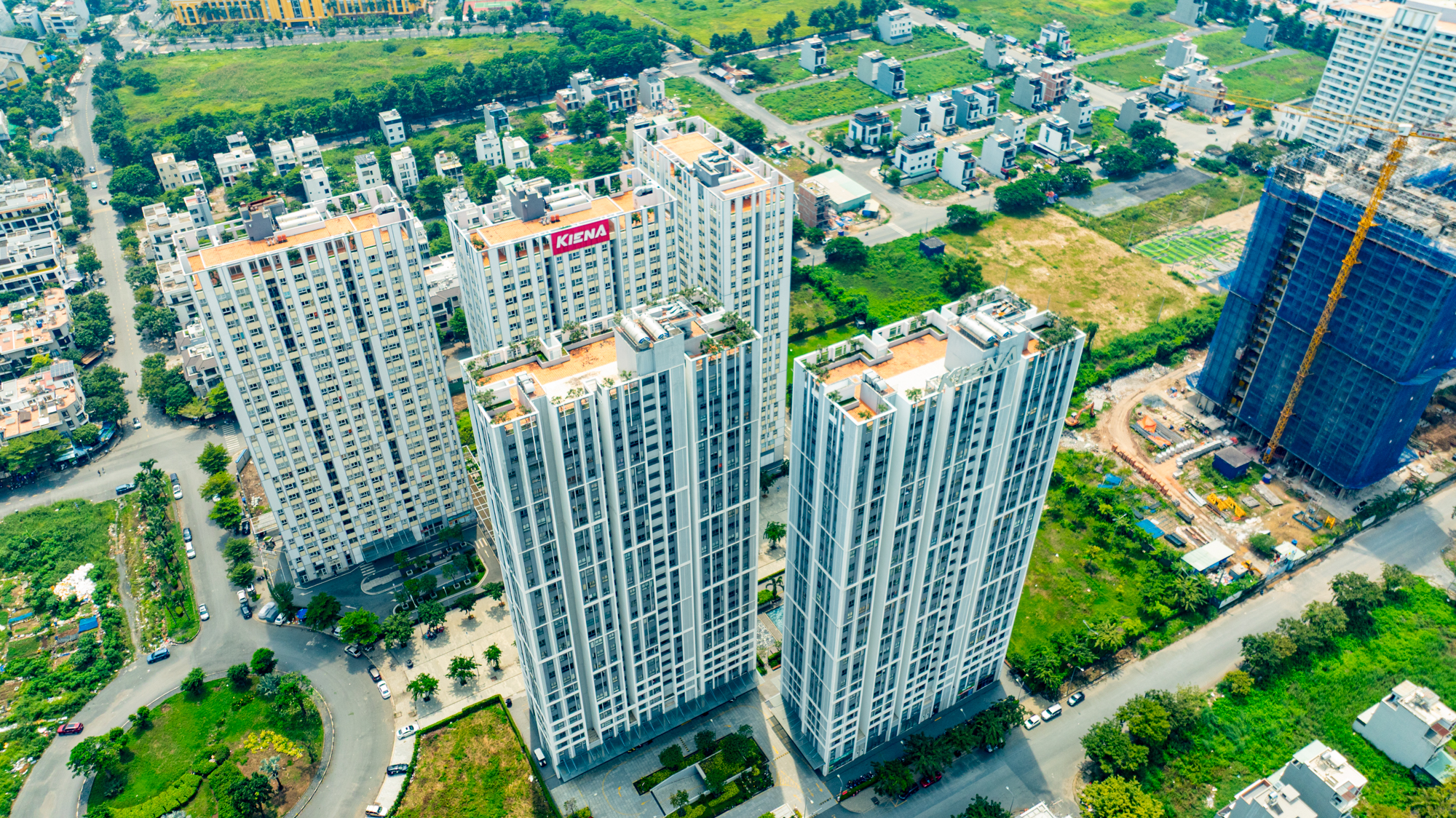 TP.HCM: Đoạn đường dài 8 km nhưng có hơn 10.000 căn hộ chung cư, nối cảng lớn nhất với sân bay rộng nhất Việt Nam- Ảnh 12. TP.HCM: Đoạn đường dài 8 km nhưng có hơn 10.000 căn hộ chung cư, nối cảng lớn nhất với sân bay rộng nhất Việt Nam- Ảnh 12.