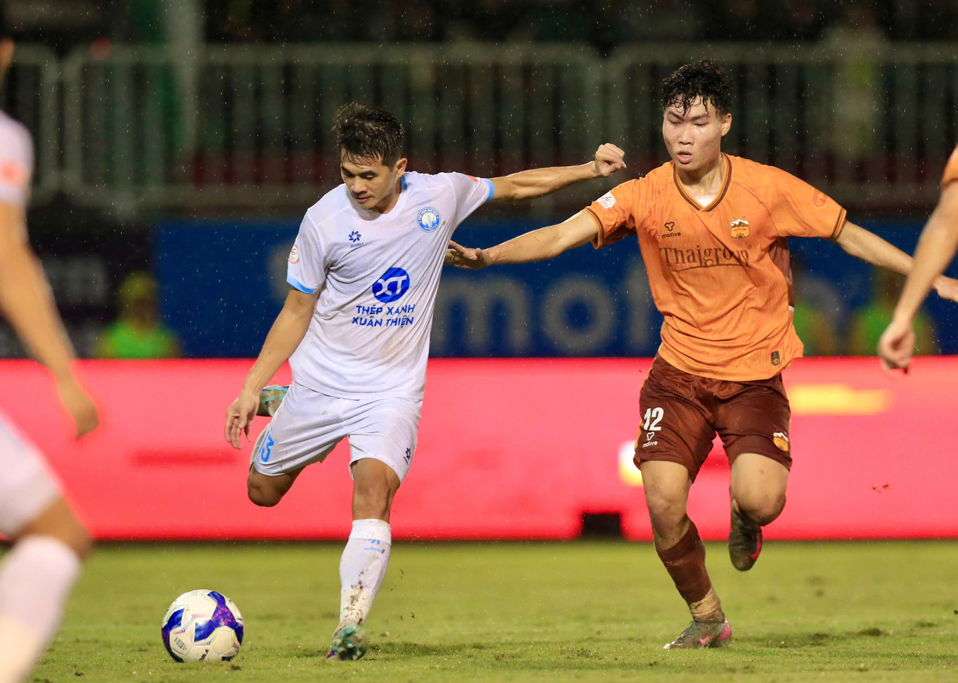 Đua vô địch V.League: CLB Hà Nội, Nam Định tung cờ trắng?- Ảnh 3.