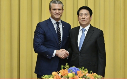 Chủ tịch nước Lương Cường tiếp Bộ trưởng Bộ Chiến tranh Mỹ Pete Hegseth