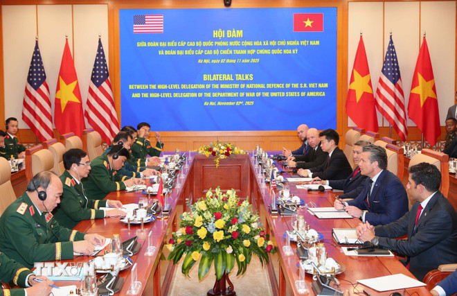 Bộ trưởng Bộ Chiến tranh Mỹ thăm ch&iacute;nh thức Việt Nam- Ảnh 2.