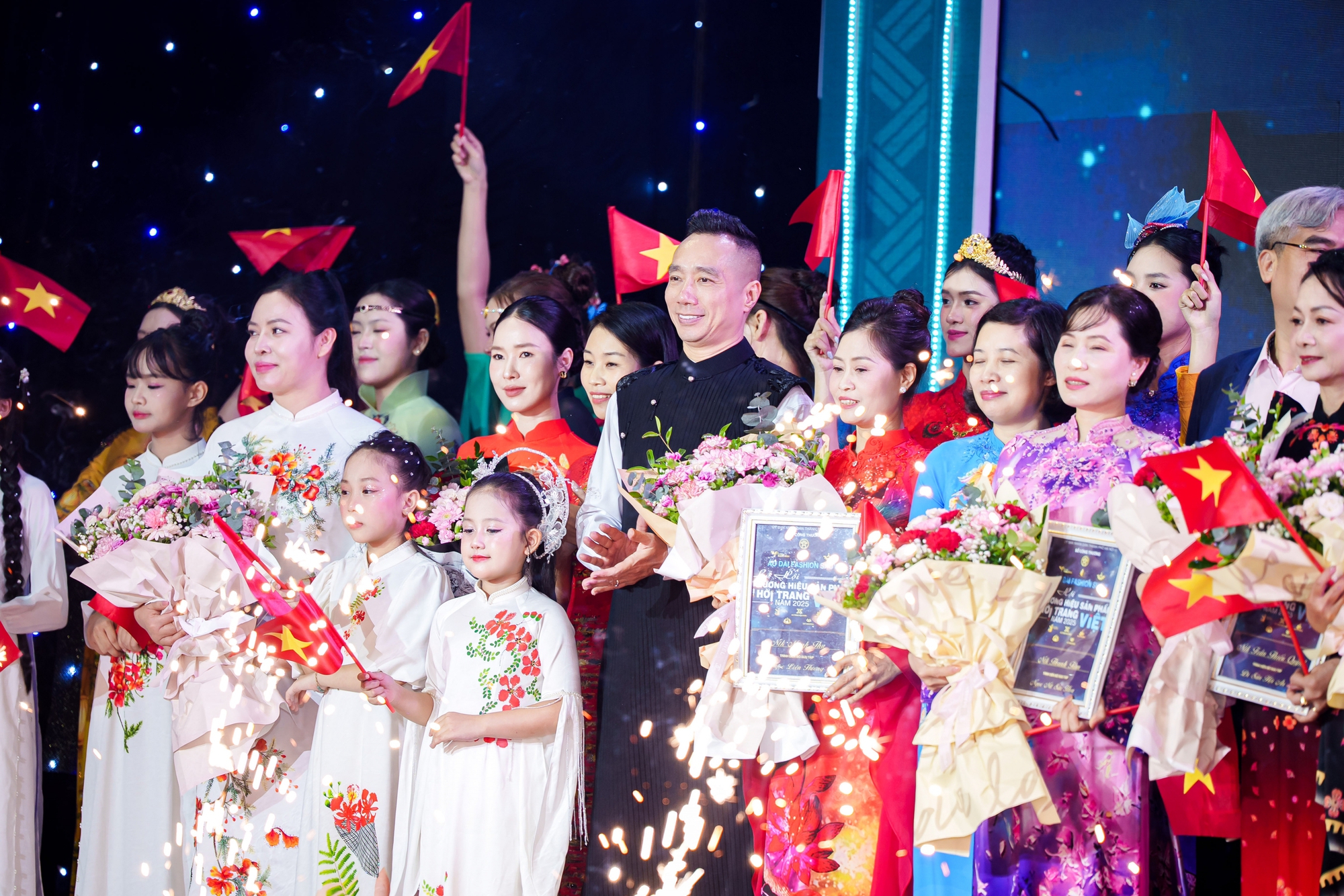 NTK Đỗ Trịnh Hoài Nam kể câu chuyện văn hóa với "Liên Hoa Bảo Việt"- Ảnh 5.