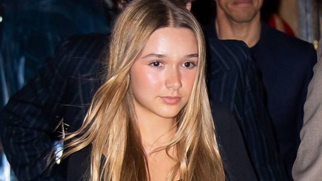 Tiểu thư Harper Beckham diện đồ sexy, khoe vóc dáng phổng phao tuổi dậy thì, xinh đẹp vạn người mê- Ảnh 2. Tiểu thư Harper Beckham diện đồ sexy, khoe vóc dáng phổng phao tuổi dậy thì, xinh đẹp vạn người mê- Ảnh 2.