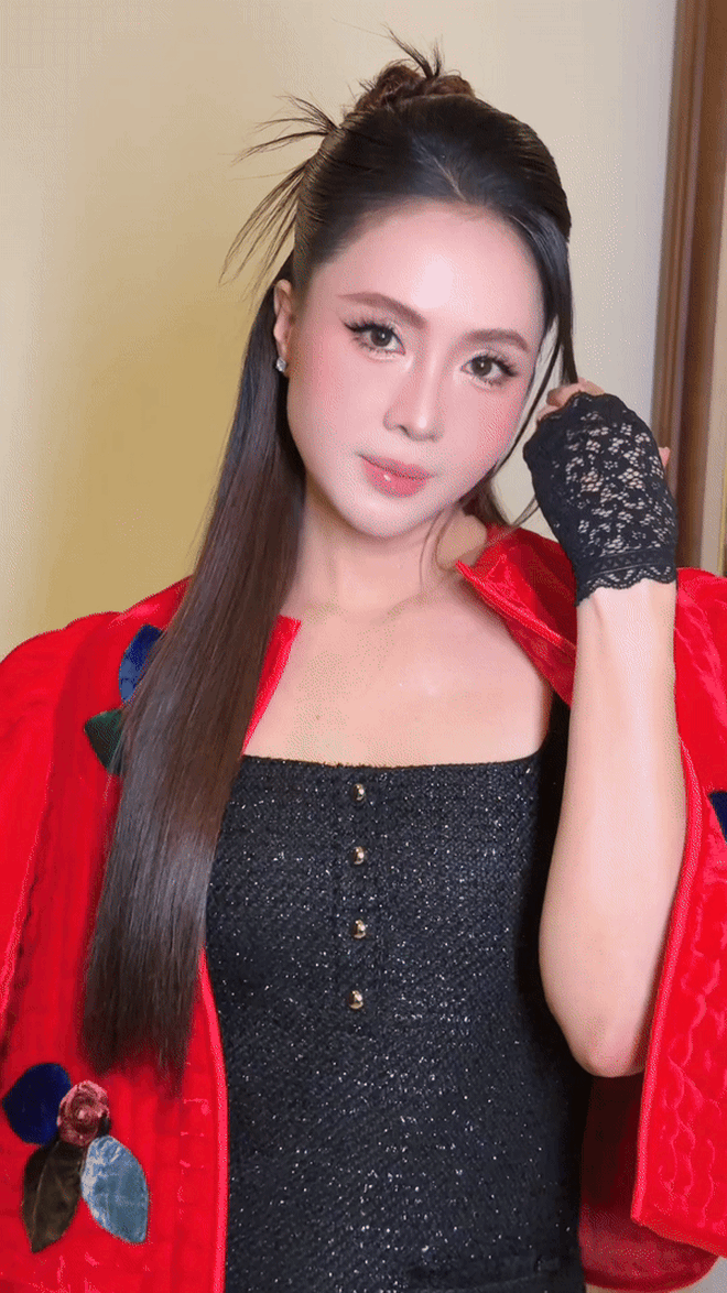 Tuổi trung niên của Hồng Diễm: Không ai hơn được người đẹp nhất phim VTV- Ảnh 9. Tuổi trung niên của Hồng Diễm: Không ai hơn được người đẹp nhất phim VTV- Ảnh 9.