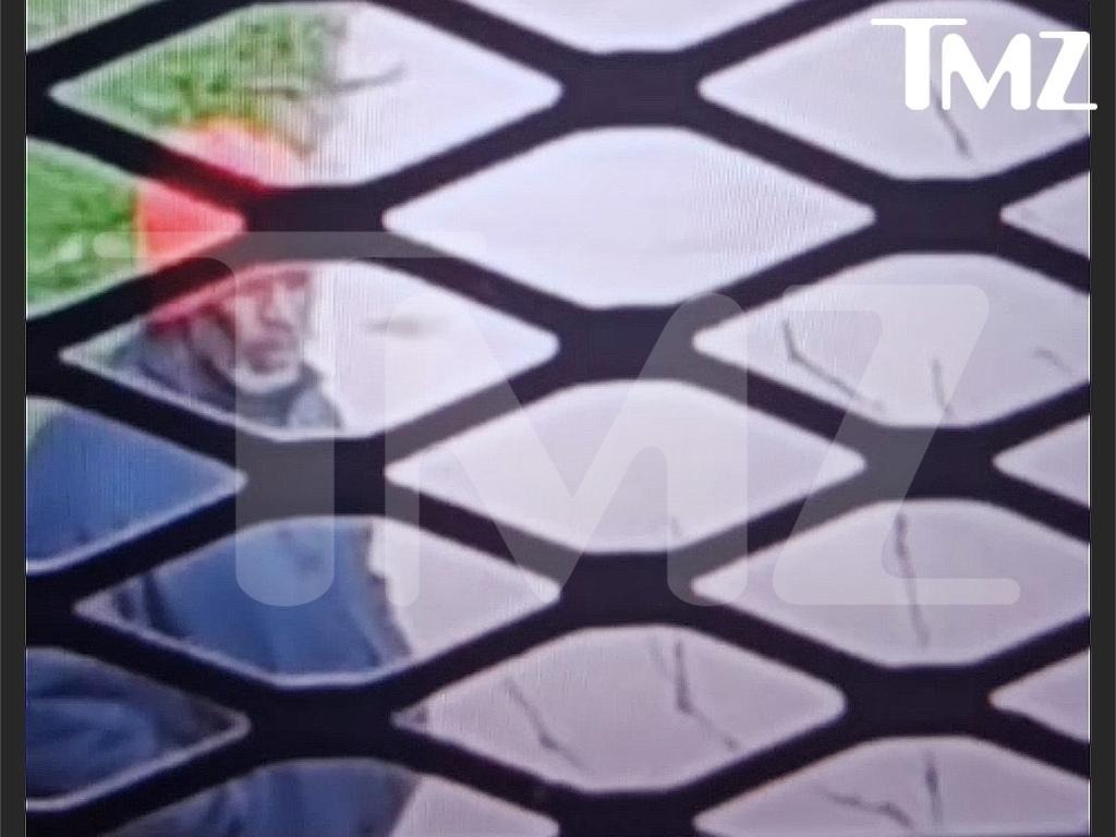 Sốc nặng hình ảnh trong tù của "kẻ săn mồi tình dục" Diddy: Ngoại hình hốc hác, già nua không thể nhận ra- Ảnh 2. Sốc nặng hình ảnh trong tù của "kẻ săn mồi tình dục" Diddy: Ngoại hình hốc hác, già nua không thể nhận ra- Ảnh 2.