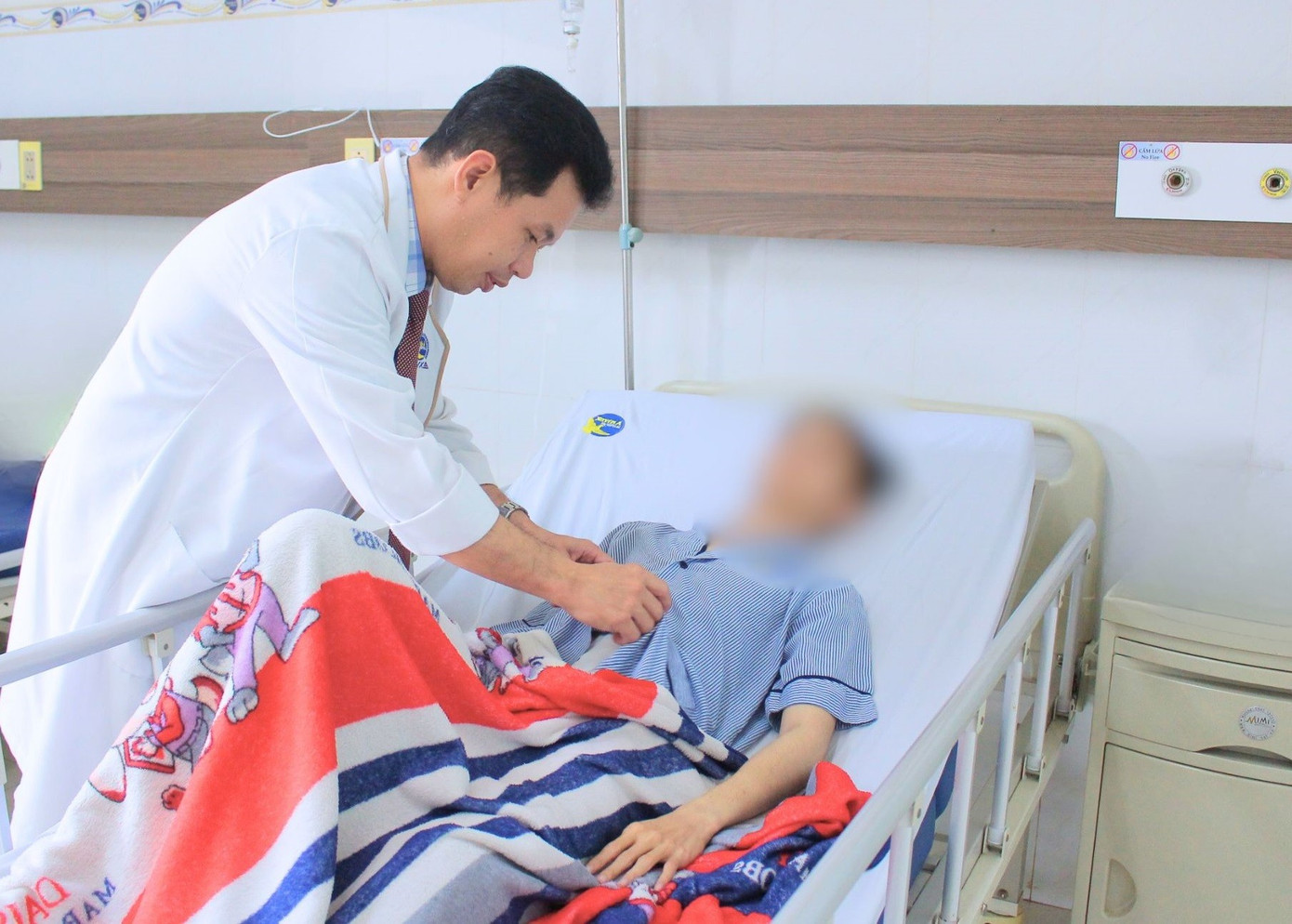 Nam thanh niên thủng ruột vì thói quen phổ biến ở giới trẻ- Ảnh 2. Nam thanh niên thủng ruột vì thói quen phổ biến ở giới trẻ- Ảnh 2.