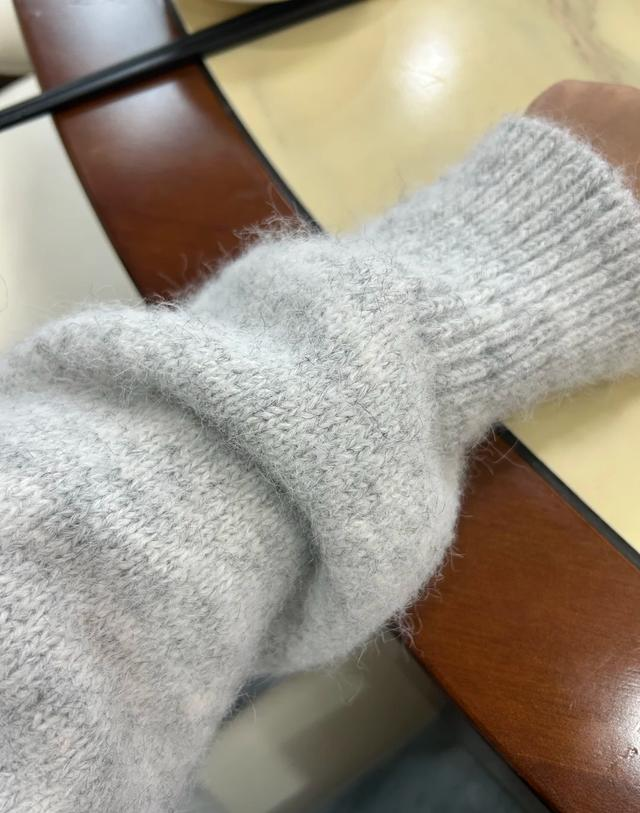 Tôi đang dọn 100 món quần áo và thề sẽ không mua lại 7 loại đồ tốn kém này vào mùa thu đông năm nay- Ảnh 2. Tôi đang dọn 100 món quần áo và thề sẽ không mua lại 7 loại đồ tốn kém này vào mùa thu đông năm nay- Ảnh 2.