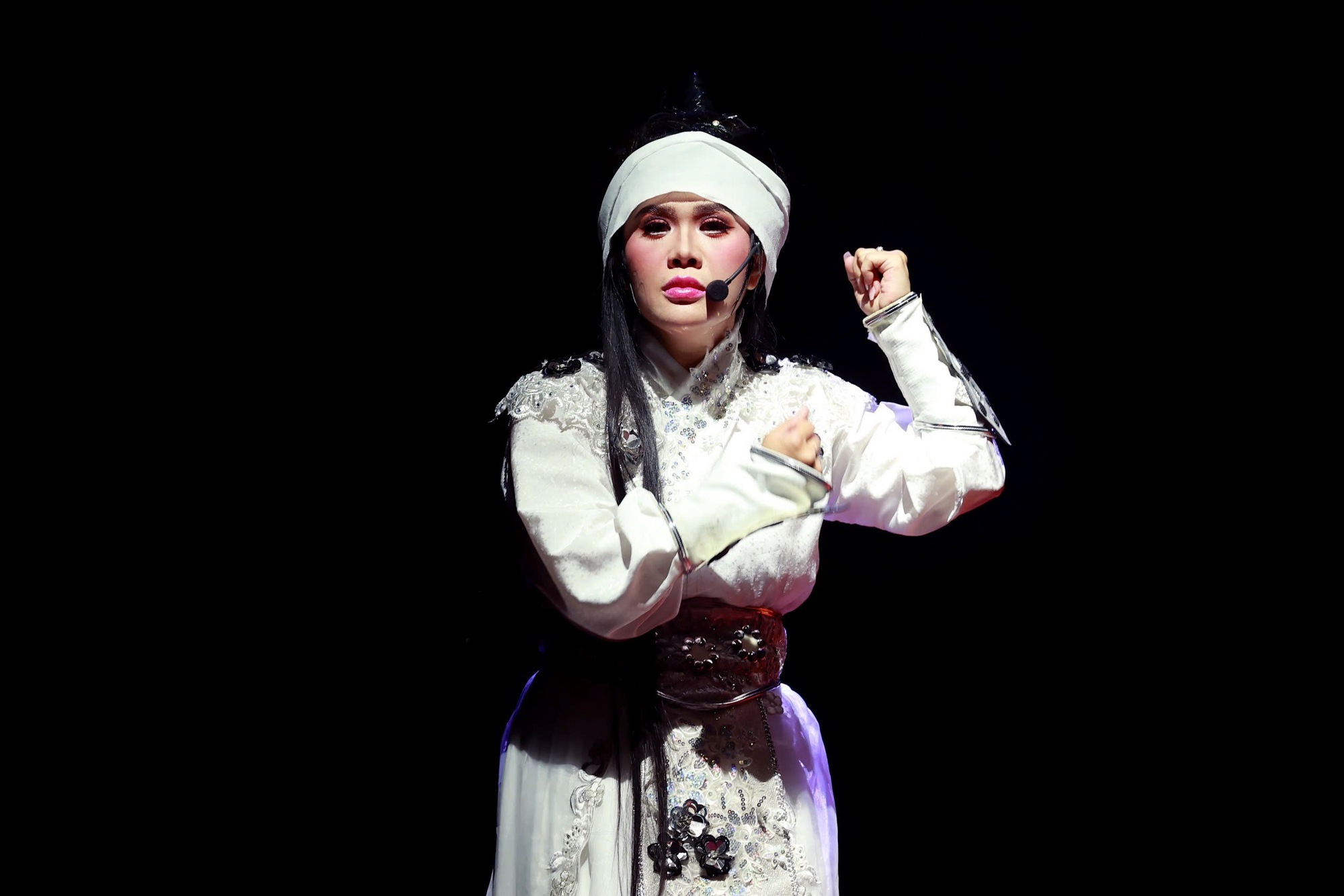 Ngọc Bảo Vy hóa Thần Nữ, diễn thăng hoa cùng vợ chồng NSƯT Kim Tử Long- Ảnh 6.