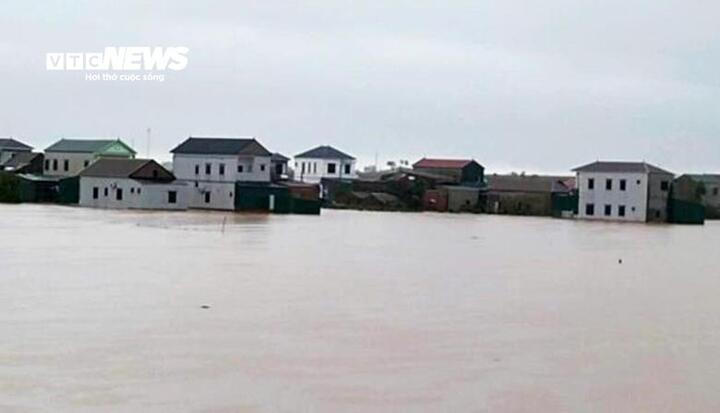 Lũ trên sông ở Huế, Đà Nẵng đang lên, không khí lạnh bắt đầu ảnh hưởng miền Bắc- Ảnh 1.