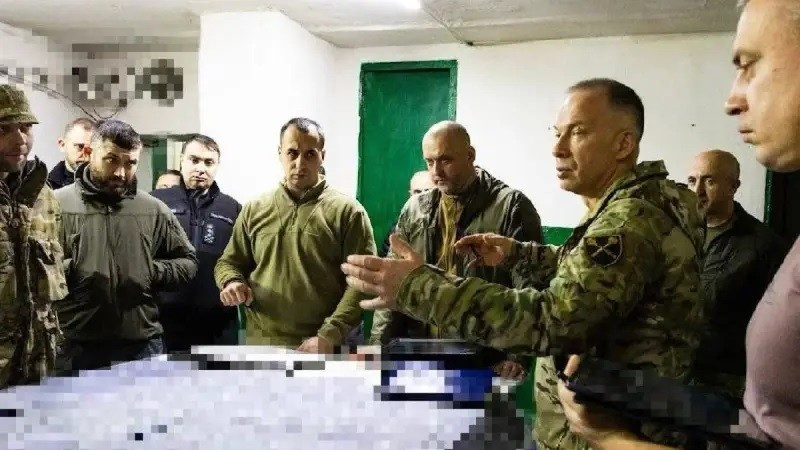 Tướng ra lệnh tử thủ, qu&acirc;n th&aacute;o chạy khỏi Pokrovsk v&agrave; Myrnohrad- Ảnh 1.