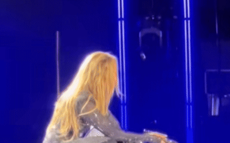 Google Hình Ảnh ra đời nhờ mỹ nhân này: Đẹp đến độ trùm giải trí theo đuổi bằng được, giờ nghe đến cái tên chán chả buồn nói- Ảnh 1.