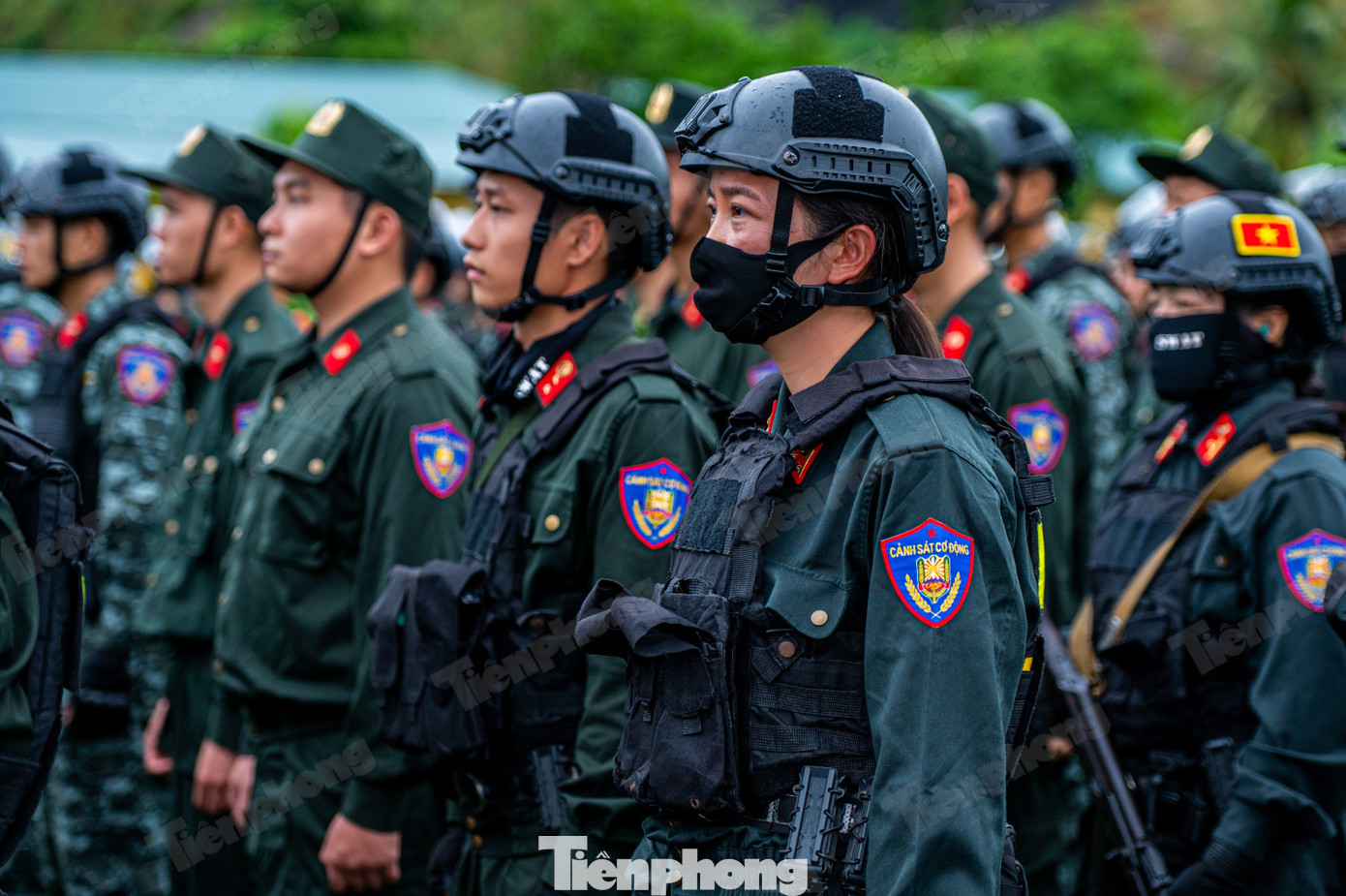 Cảnh sát đặc nhiệm Quảng Ninh dùng súng bắn tỉa và UAV diễn tập vây bắt khủng bố- Ảnh 1.