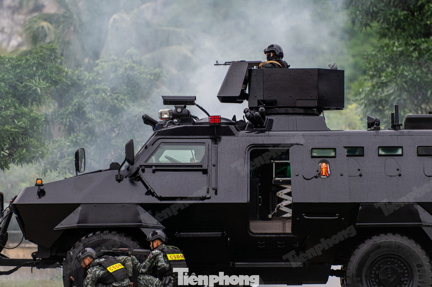 Cảnh sát đặc nhiệm Quảng Ninh dùng súng bắn tỉa và UAV diễn tập vây bắt khủng bố- Ảnh 5.