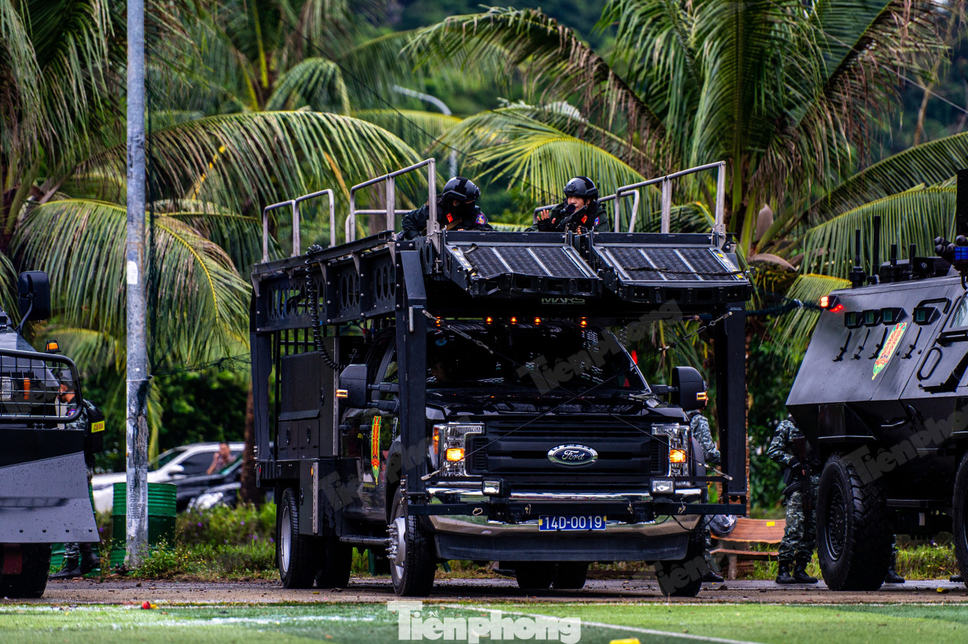 Cảnh sát đặc nhiệm Quảng Ninh dùng súng bắn tỉa và UAV diễn tập vây bắt khủng bố- Ảnh 9.