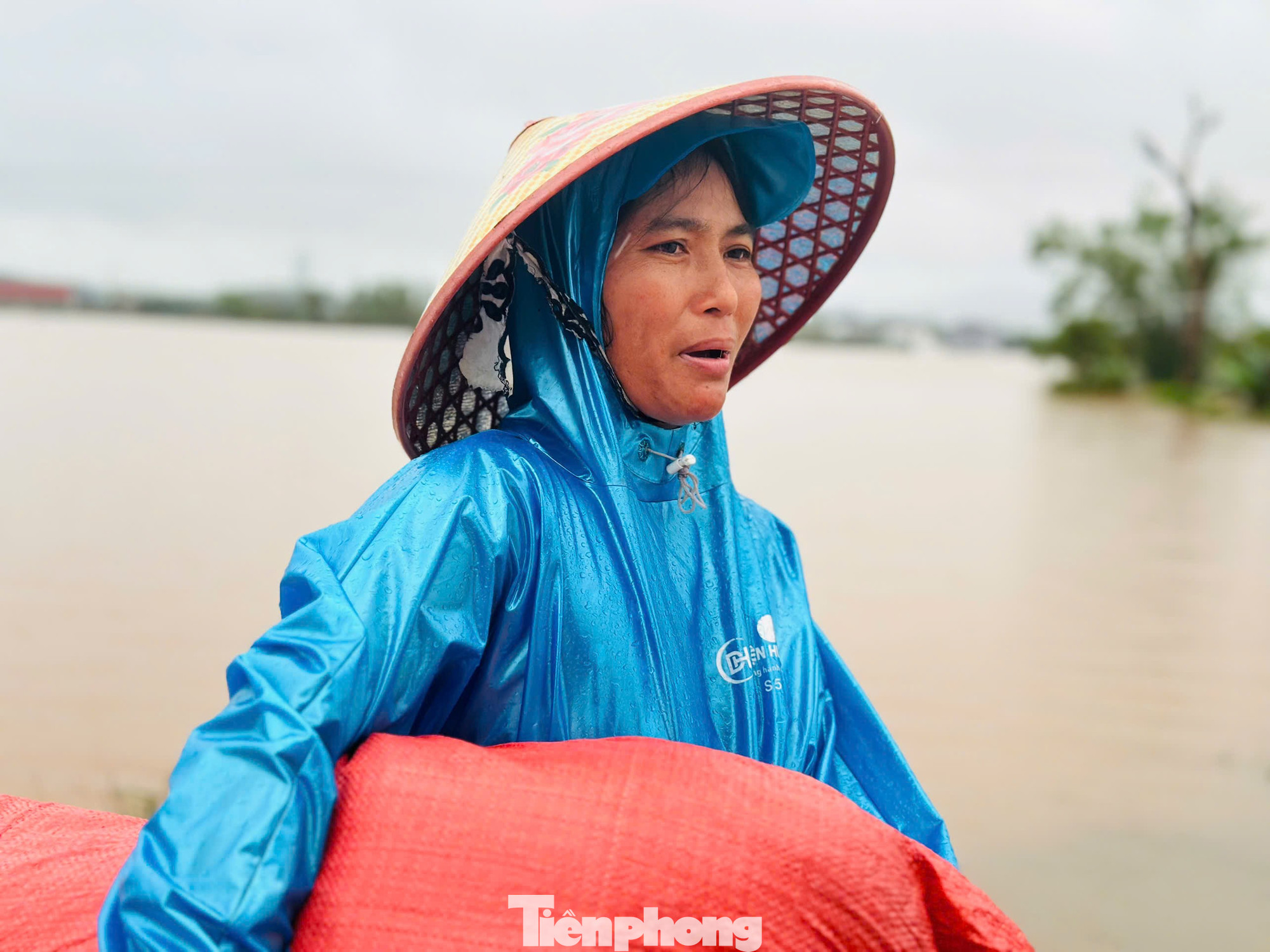 H&agrave; Tĩnh hết b&atilde;o đến lũ: 'Ch&uacute;ng t&ocirc;i kiệt quệ rồi'- Ảnh 3.
