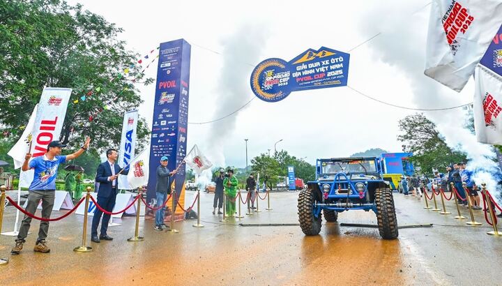 Giải đua xe địa h&igrave;nh Việt Nam: D&agrave;n xe off-road 'c&agrave;y xới' chảo lửa Đồng M&ocirc;- Ảnh 11.