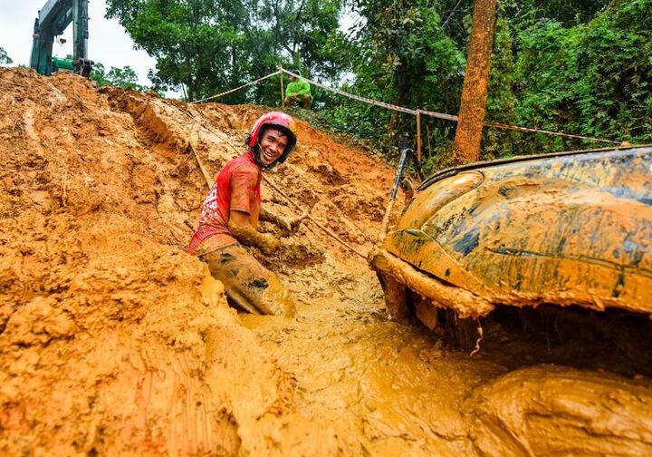Giải đua xe địa h&igrave;nh Việt Nam: D&agrave;n xe off-road 'c&agrave;y xới' chảo lửa Đồng M&ocirc;- Ảnh 7.