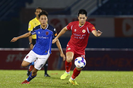 Kỳ vọng trung vệ "thép" trở lại ấn tượng- Ảnh 1. Kỳ vọng trung vệ "thép" trở lại ấn tượng- Ảnh 1.