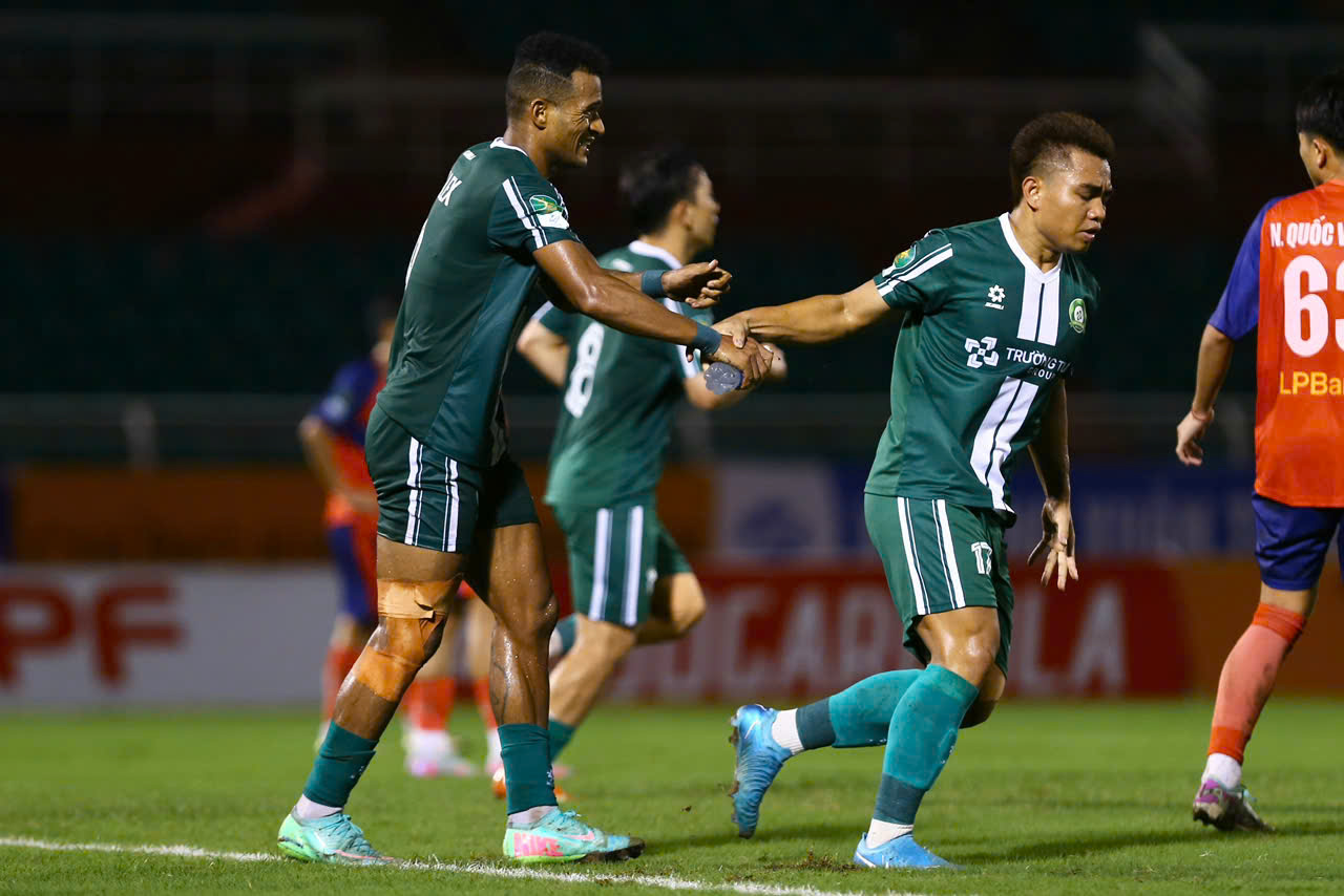 Công Phượng lên khán đài, Đồng Nai ngược dòng kịch tính trước đội chót bảng- Ảnh 1.