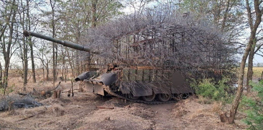 Xe tăng lập kỷ lục chịu được hơn 40 đòn tấn công của máy bay không người lái- Ảnh 2.