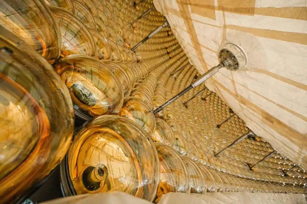 Quả cầu khổng lồ ẩn dưới n&uacute;i ở Trung Quốc bắt được hạt ma, ph&aacute; vỡ hiểu biết vật l&yacute; của nh&acirc;n loại- Ảnh 9.