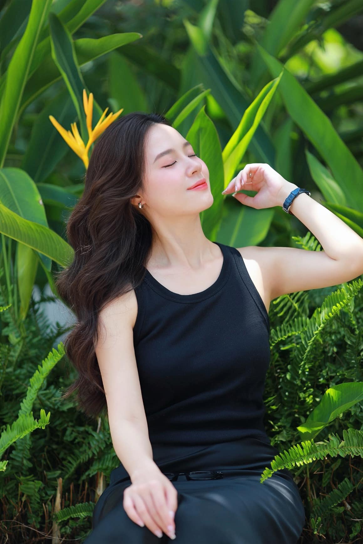 Vbiz có 1 mỹ nhân “sáng làm cô giáo, tối lên đồ đi quẩy”: U40 mà trẻ hơn học sinh mới đáng nể- Ảnh 3.