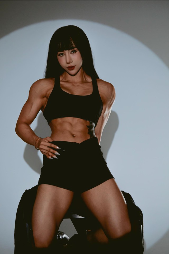 Cô gái Đắk Lắk mặt xinh như búp bê nhưng nhìn xuống bên dưới thì sốc ngang, thể hình này đỉnh quá!- Ảnh 3.