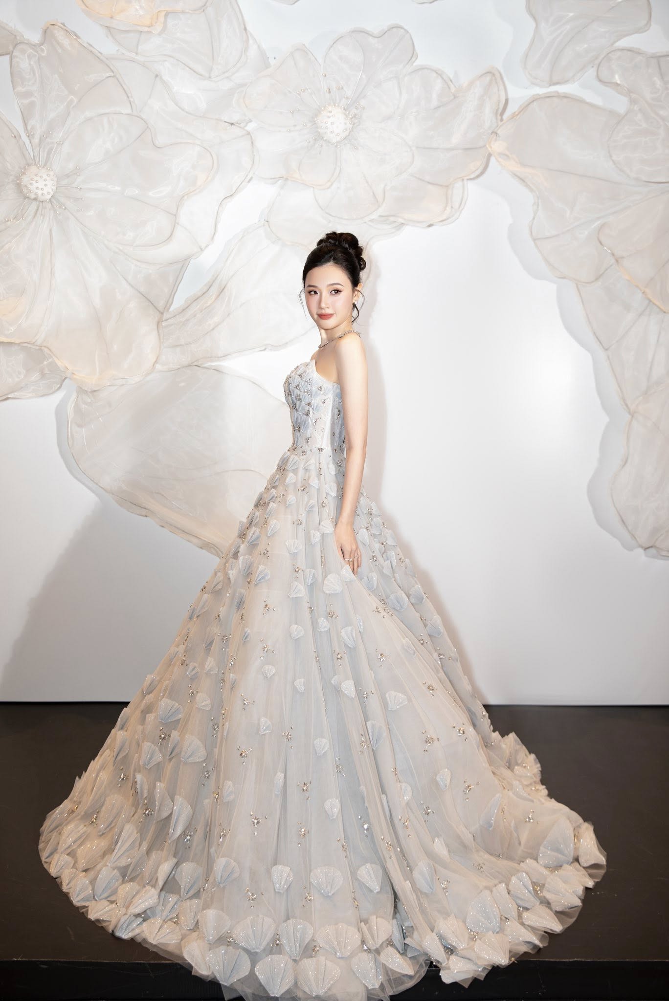 Vbiz có 1 mỹ nhân “sáng làm cô giáo, tối lên đồ đi quẩy”: U40 mà trẻ hơn học sinh mới đáng nể- Ảnh 8.