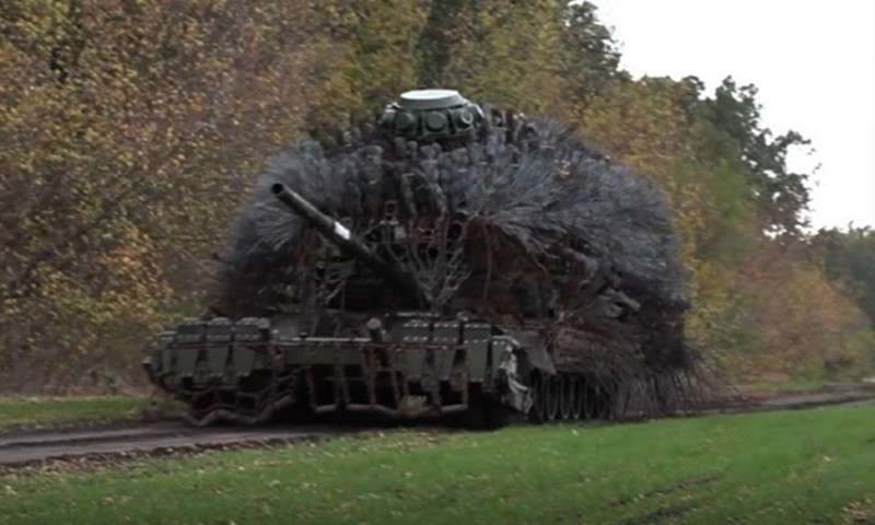 Xe tăng lập kỷ lục chịu được hơn 40 đòn tấn công của máy bay không người lái- Ảnh 1.